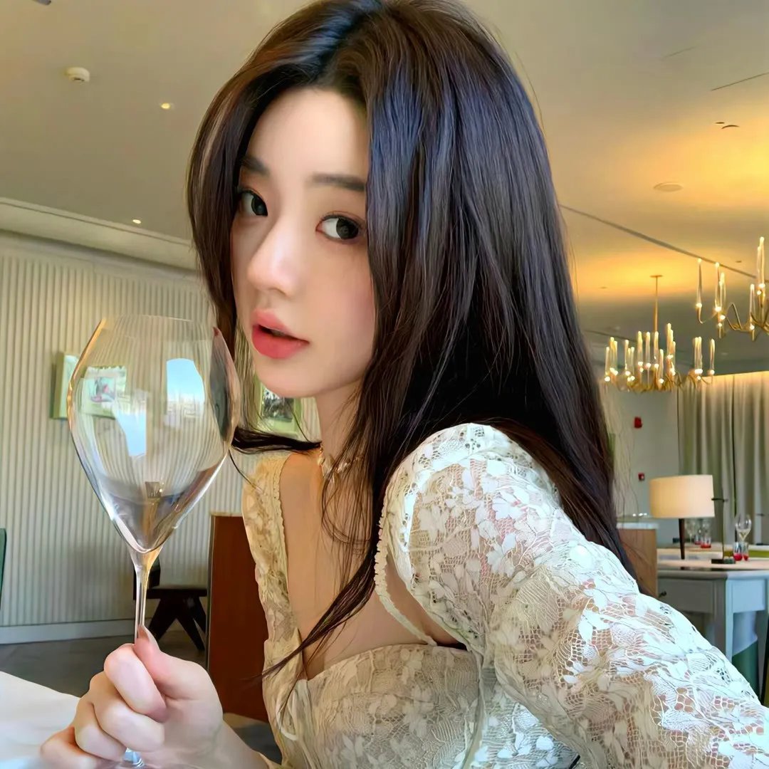 被偷听心声后冷宫小厨娘成团宠啦